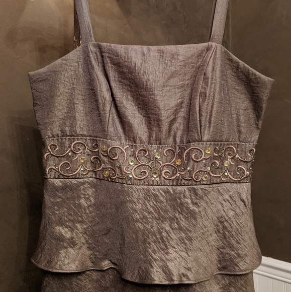 R&M Richards beautiful cocoa-colored dress - Picture 3 of 10